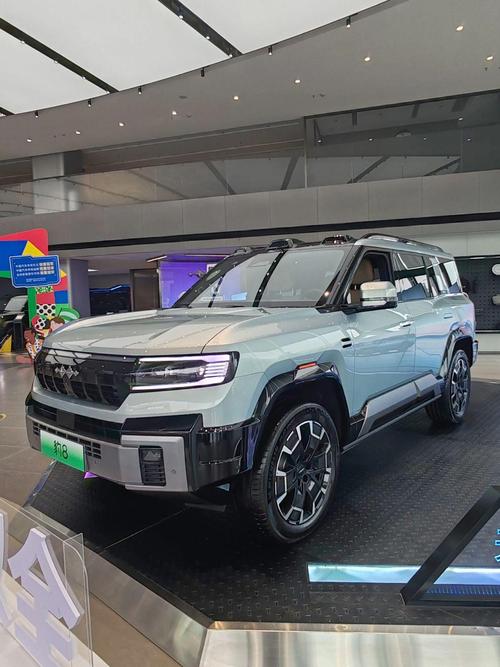 成都99比亚迪方程豹硬派越野的爆款，英菲尼迪35周年与你共成长